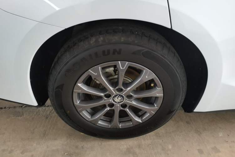 Used BYD Qin L 2024 DM-i 80KM Leading Model Right Rear Wheel Hub