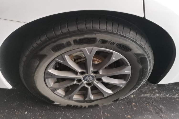 Used BYD Qin L 2024 DM-i 80KM Leading Model Right Rear Wheel Hub