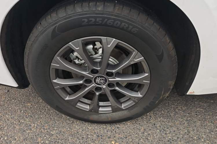 Used BYD Qin L 2024 DM-i 80KM Leading Model Right Rear Wheel Hub