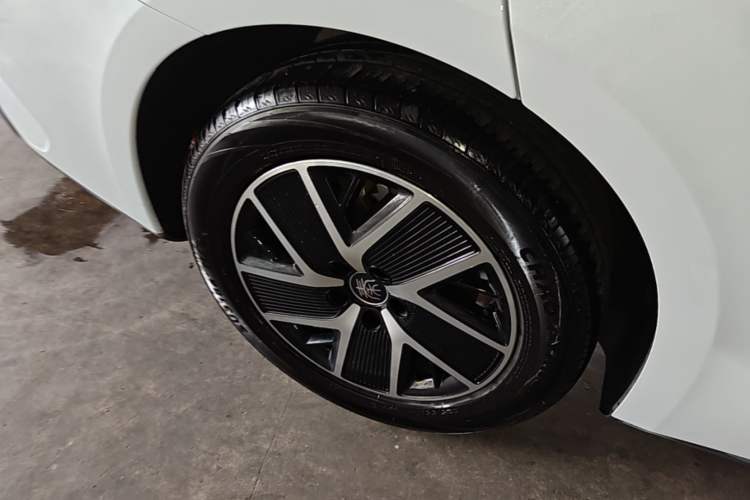 Used BYD Qin L 2024 DM-i 80KM Leading Model Right Rear Wheel Hub