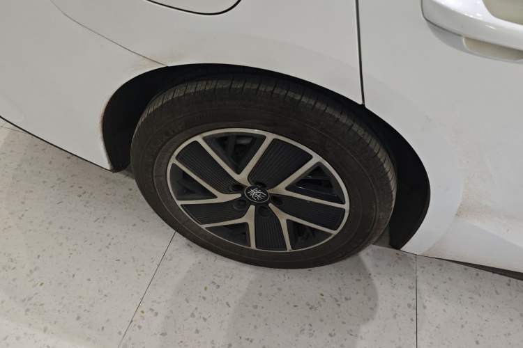 Used BYD Qin L 2024 DM-i 120KM Leading Model Right Rear Wheel Hub