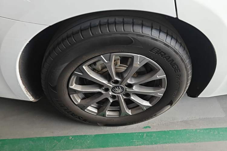 Used BYD Qin L 2024 DM-i 80KM Leading Model Right Rear Wheel Hub