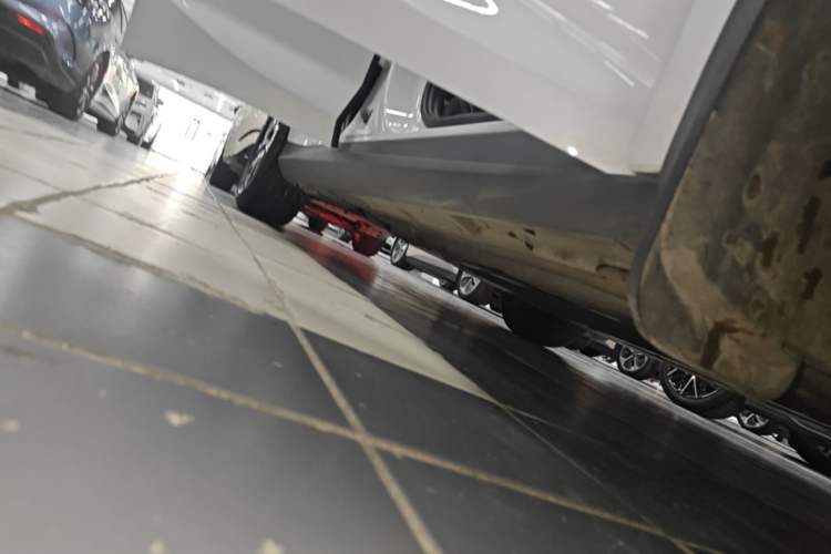 Used BYD Qin L 2024 DM-i 80KM Beyond Model Right Side Sill