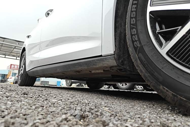 Used BYD Qin L 2024 DM-i 80KM Beyond Model Right Side Sill