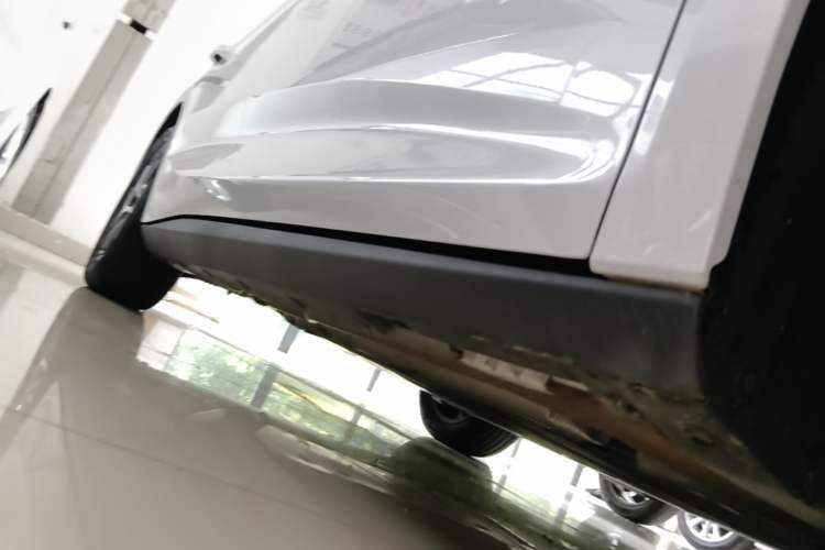 Used BYD Qin L 2024 DM-i 120KM Beyond Model Right Side Sill