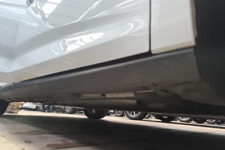 Used BYD Qin L 2024 DM-i 120KM Excellence Model Right Side Sill
