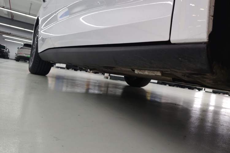 Used BYD Qin L 2024 DM-i 80KM Leading Model Right Side Sill
