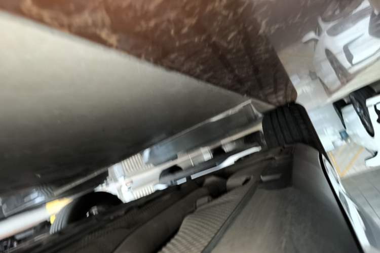Used BYD Qin L 2024 DM-i 80KM Leading Model Right Side Sill