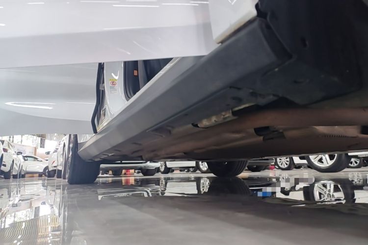 Used BYD Qin L 2024 DM-i 120KM Leading Model Right Side Sill