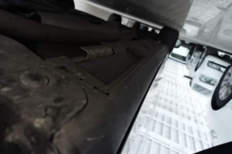 Used BYD Qin L 2024 DM-i 80KM Leading Model Right Side Sill