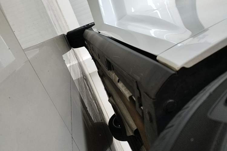 Used BYD Qin L 2024 DM-i 120KM Excellence Model Right Side Sill