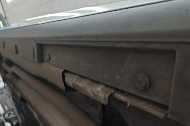 Used BYD Qin L 2024 DM-i 80KM Leading Model Right Side Sill