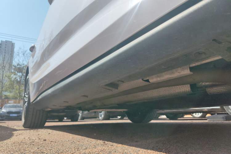 Used BYD Qin L 2024 DM-i 120KM Excellence Model Right Side Sill