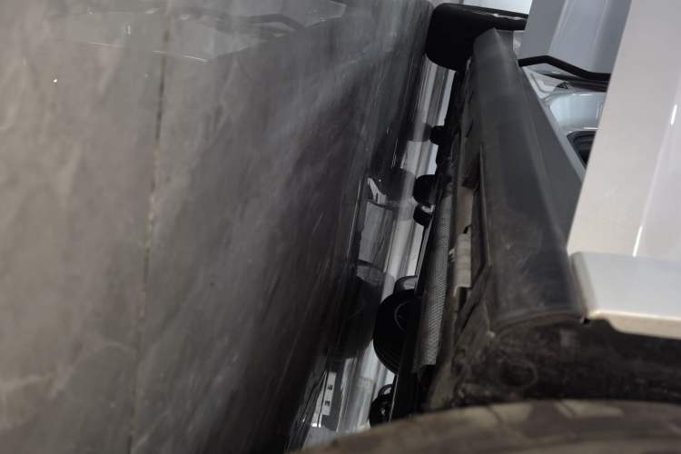 Used BYD Qin L 2024 DM-i 120KM Leading Model Right Side Sill
