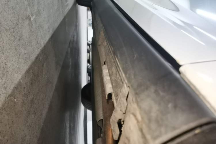 Used BYD Qin L 2024 DM-i 120KM Leading Model Right Side Sill