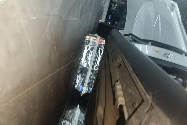 Used BYD Qin L 2024 DM-i 120KM Leading Model Right Side Sill