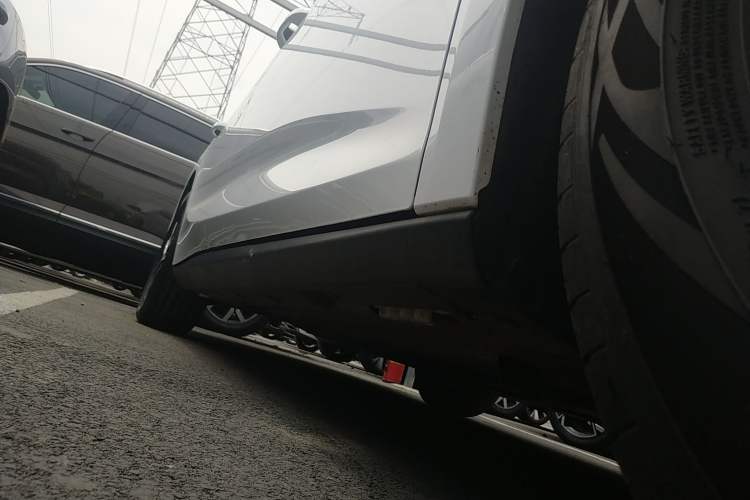 Used BYD Qin L 2024 DM-i 120KM Leading Model Right Side Sill