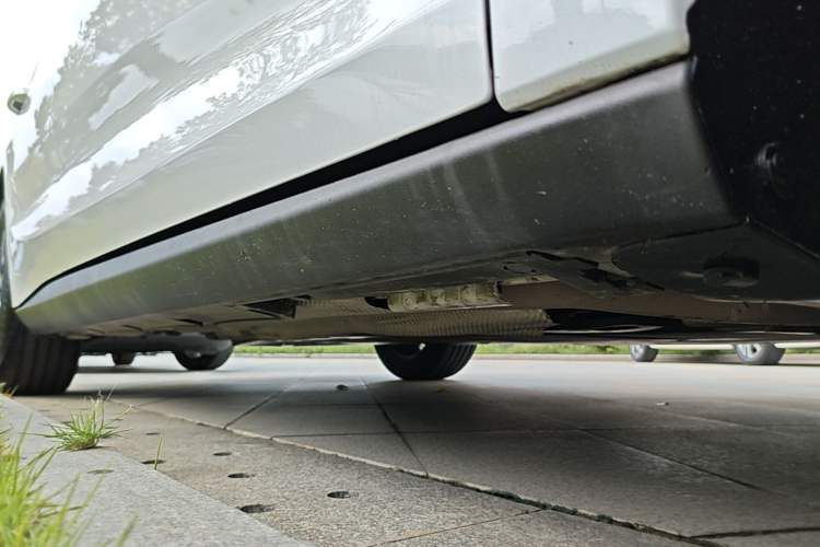 Used BYD Qin L 2024 DM-i 80KM Beyond Model Right Side Sill