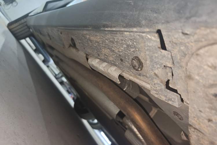 Used BYD Qin L 2024 DM-i 120KM Leading Model Right Side Sill
