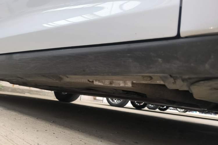 Used BYD Qin L 2024 DM-i 80KM Leading Model Right Side Sill