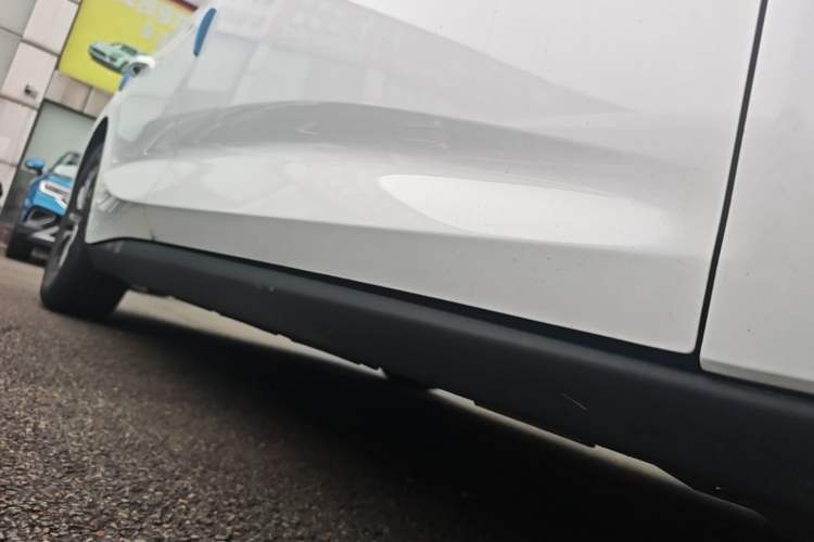 Used BYD Qin L 2024 DM-i 80KM Leading Model Right Side Sill