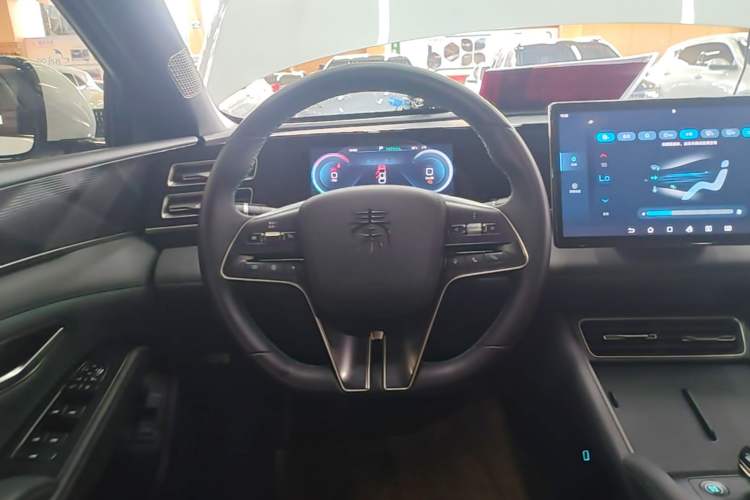 Used BYD Qin L 2024 DM-i 120KM Leading Model Steering Wheel
