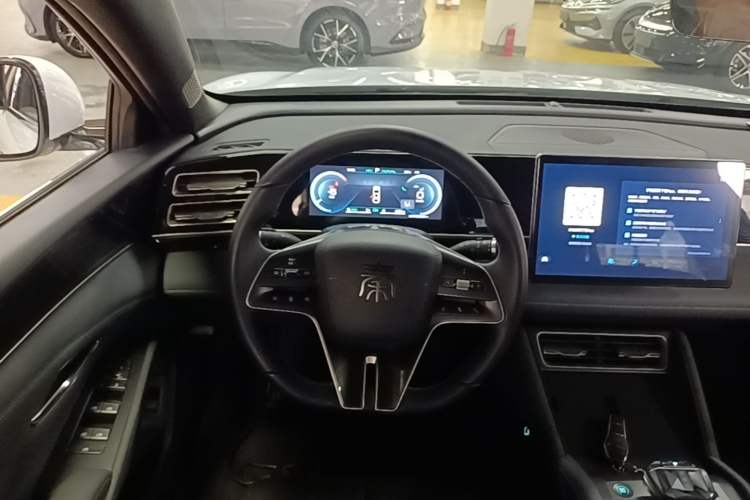 Used BYD Qin L 2024 DM-i 120KM Beyond Model Steering Wheel