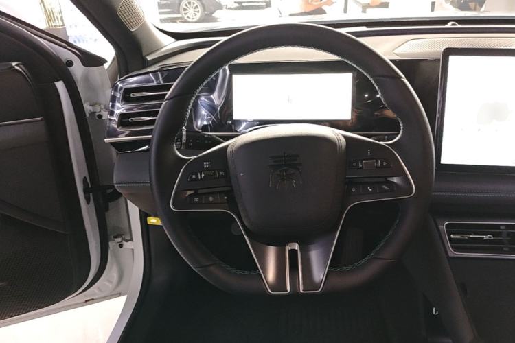 Used BYD Qin L 2024 DM-i 80KM Beyond Model Steering Wheel