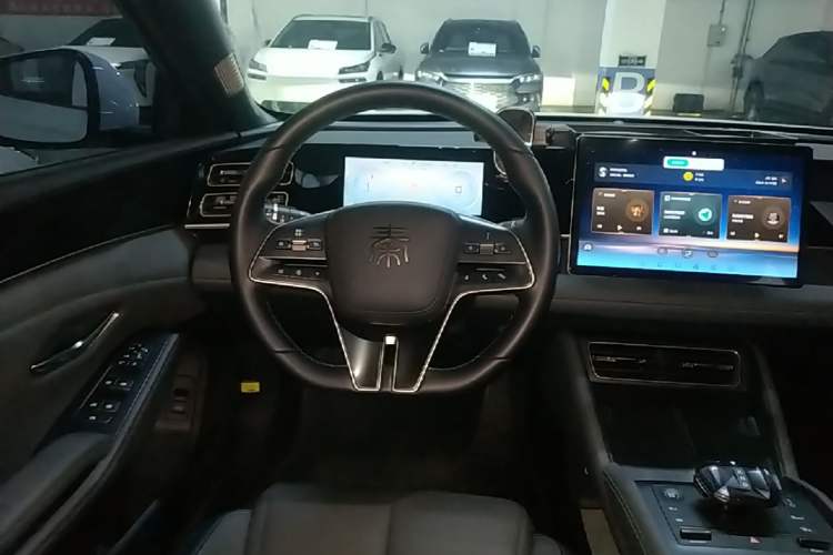 Used BYD Qin L 2024 DM-i 120KM Leading Model Steering Wheel