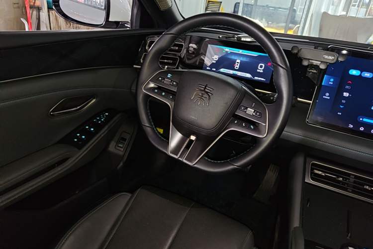 Used BYD Qin L 2024 DM-i 80KM Leading Model Steering Wheel