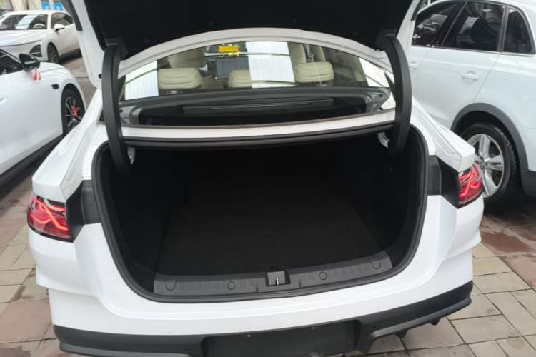 Used BYD Qin L 2024 DM-i 120KM Excellence Model Trunk