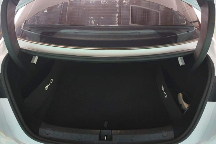 Used BYD Qin L 2024 DM-i 120KM Leading Model Trunk