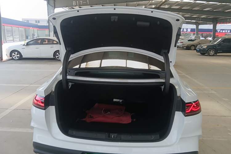 Used BYD Qin L 2024 DM-i 80KM Leading Model Trunk
