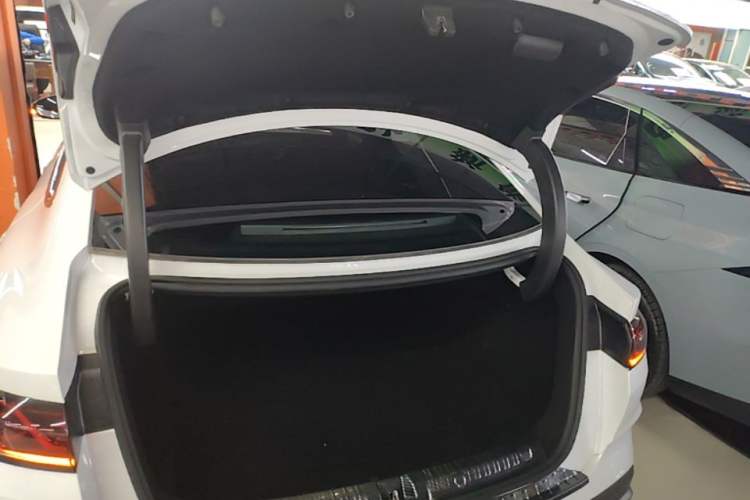 Used BYD Qin L 2024 DM-i 120KM Beyond Model Trunk