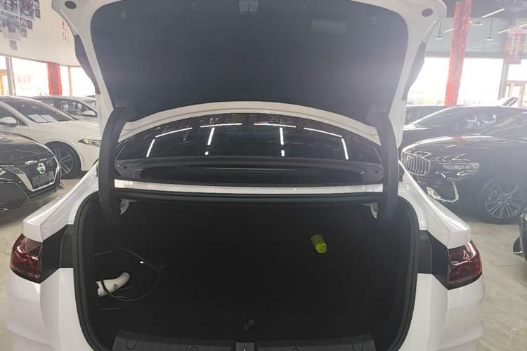 Used BYD Qin L 2024 DM-i 80KM Beyond Model Trunk