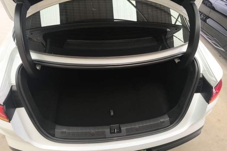 Used BYD Qin L 2024 DM-i 120KM Leading Model Trunk