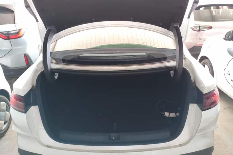 Used BYD Qin L 2024 DM-i 120KM Leading Model Trunk