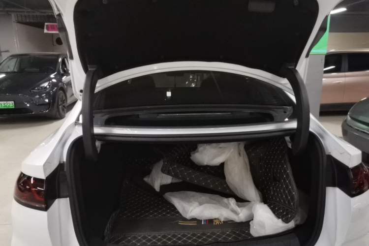 Used BYD Qin L 2024 DM-i 120KM Leading Model Trunk