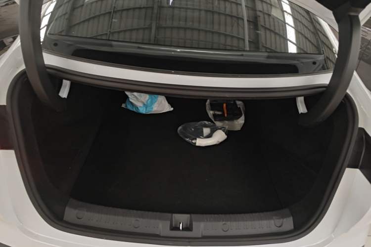 Used BYD Qin L 2024 DM-i 120KM Leading Model Trunk