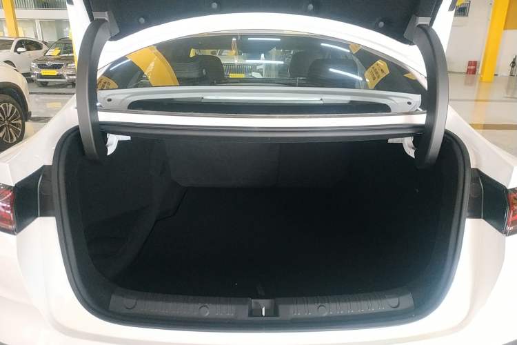 Used BYD Qin L 2024 DM-i 120KM Beyond Model Trunk