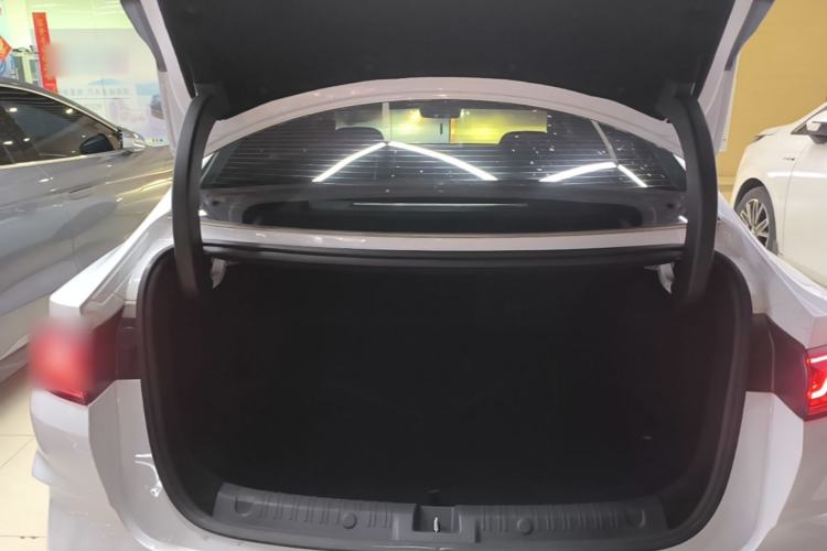 Used BYD Qin L 2024 DM-i 80KM Leading Model Trunk