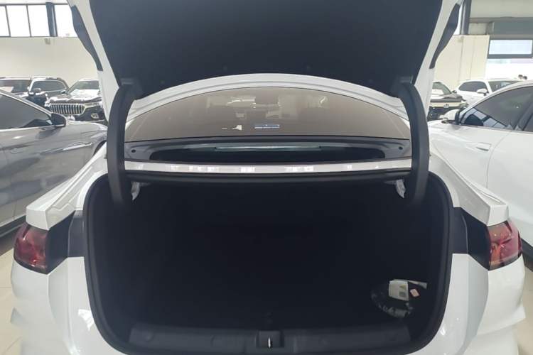 Used BYD Qin L 2024 DM-i 120KM Leading Model Trunk