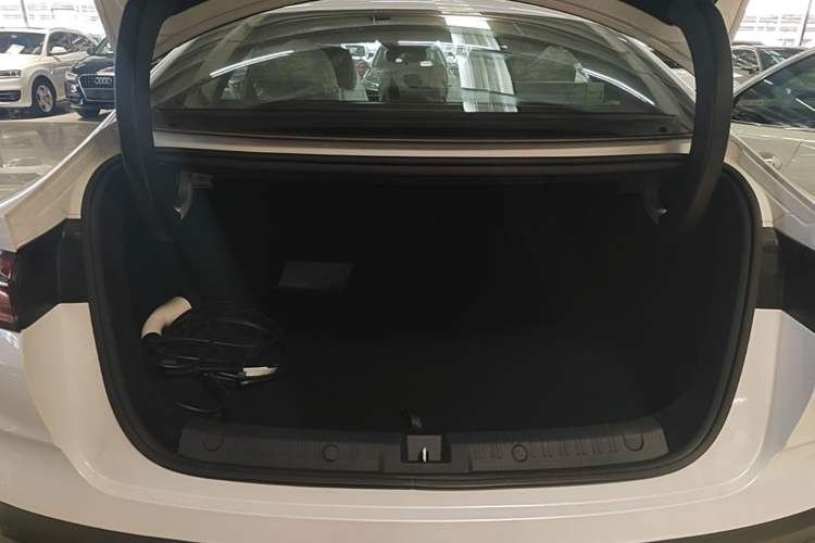Used BYD Qin L 2024 DM-i 80KM Leading Model Trunk