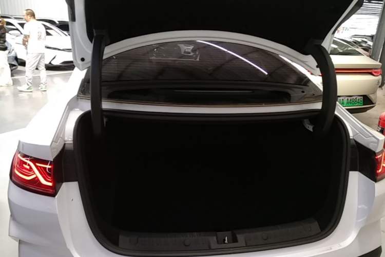 Used BYD Qin L 2024 DM-i 80KM Leading Model Trunk