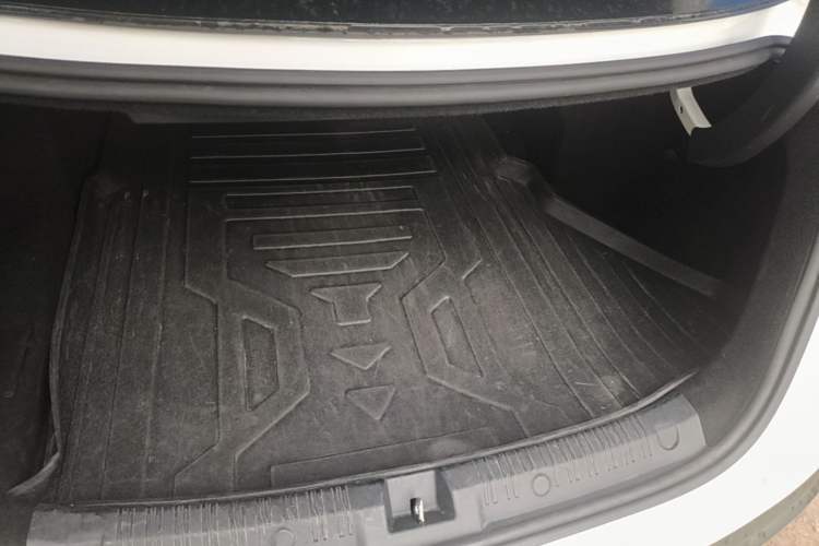 Used BYD Qin L 2024 DM-i 120KM Beyond Model Trunk
