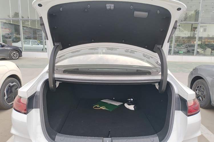 Used BYD Qin L 2024 DM-i 80KM Beyond Model Trunk