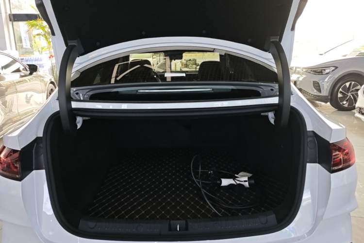 Used BYD Qin L 2024 DM-i 80KM Beyond Model Trunk