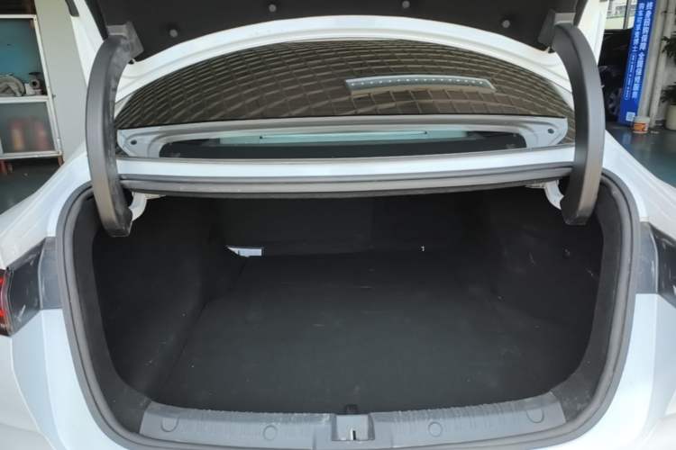 Used BYD Qin L 2024 DM-i 120KM Leading Model Trunk