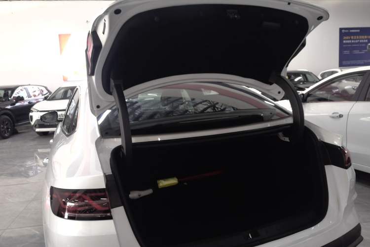 Used BYD Qin L 2024 DM-i 120KM Leading Model Trunk