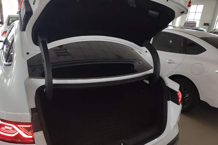 Used BYD Qin L 2024 DM-i 80KM Leading Model Trunk